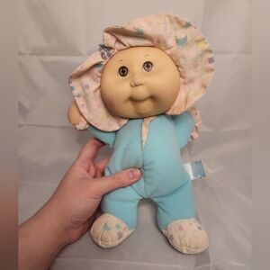 Vintage 10” Cabbage Patch Kids Baby wearing Bonnet Rattle Baby Toy